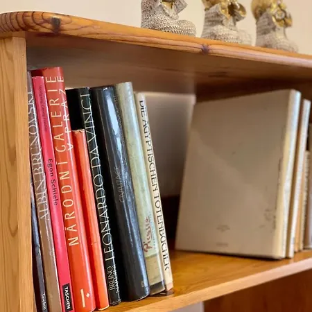 Booklovers Close To Center *